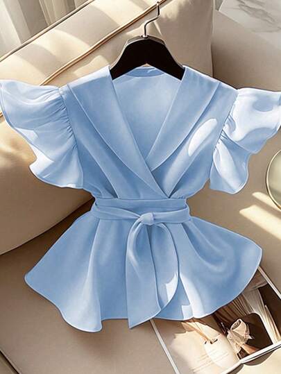 V-ringad enfärgad, volangärmad, omlotttopp med knytband i midjan