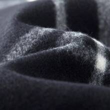 - Bufanda de invierno ultrasuave con sensacin de cachemira a cuadros, multicolor, clida, larga, unisex, regalo perfecto para mujeres y hombres, color negro brillante y blanco a - inicial - Ver 3