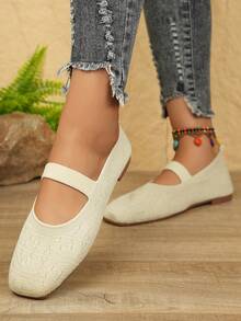 A Pair Of Popular New Women's Loafers, Retro Flat Anti Slip Driving Shoes, Comfortable Lining Shoes For Outdoor Travel, Casual And Comfortable Integrated Shoelaces, Daily Casual Shoes - Beige - View 4