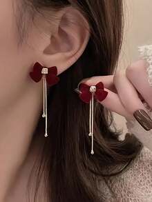 1 Pair Of Retro Autumn And Winter Red Bow Earrings With Faux Pearl Tassel Earrings, Suitable For Wearing On New Year, Christmas, Weddings, And Celebrating Holidays Valentine's Day Accessories,Classy,Festival - Red - View 1