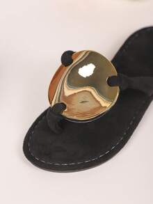 1双儿童PU休闲时尚拖鞋，适合夏季穿着