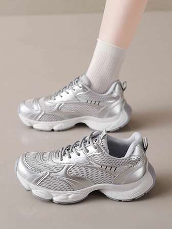 Damskor med tjock sula, ventilerande meshmaterial, vadderad sula, snörning, lätta och bekväma, moderiktiga sport- och fritidsskor för vår och höst