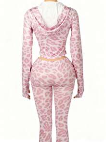 两件套女士豹纹套装，包括短袖上衣和喇叭裤，适合生日、秋季等场合穿着。 - 粉色 - 查看 4