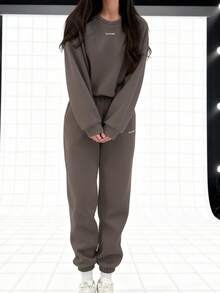 Casual Sweatshirt And Sweatpants Co-Ord With Subtle Logos - Stylish Comfort For Daily Fashion - 棕色 - 查看 4
