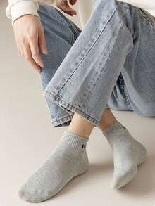 10/8/5 pares de calcetines de unicolor con letras que absorben la humedad y antideslizantes para hombres, calcetines cortos de alta elasticidad y transpirables, calcetines tobilleros esenciales unisex cómodos de usar en todas las estaciones - Multicolor - Ver 5