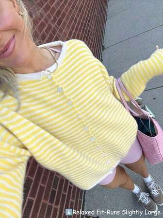 Vivid Style 秋冬新款女装时尚街头宽松条纹针织开衫毛衣外套，街头服饰，机场穿搭，圣诞节，圣诞毛衣，新年，新年穿搭，新年服饰，新年服装