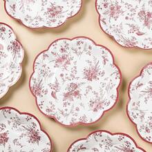 24Pcs Red Floral Party Plates Vintage Floral Leaf Disposable Paper Plate Wildflower Red Toile 7inch Scalloped Rim Dessert Plates For Christmas Birthday Bridal Tea Party Supplies,Red - 紅色的 - 查看 5