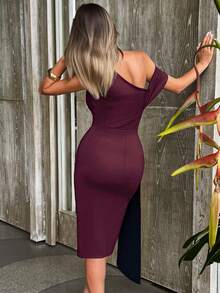 CurvySweet Elegant Sexy Burgundy One-Shoulder Bodycon Midi Dress With Front Slit And Draped Satin Sash Hem, Perfect For Night Out, Date Night, Cocktail, Wedding Guest, Birthday, Anniversary, Formal Dinner, Prom, Vacation - 酒紅色 - 查看 2