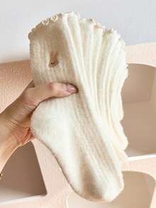 2 Pairs Women's Cute Animal Pattern Puppy&Bunny&Bear White Plush Thermal Warm Socks With Lettuce Trim Simple Mink Plush Socks Mid-Calf Socks Crew Socks Thick Soft Fluffy Comfortable Socks Floor Socks Random Color, For Daily Wearing And Outings, Suitable For Fall&Winter - View 7