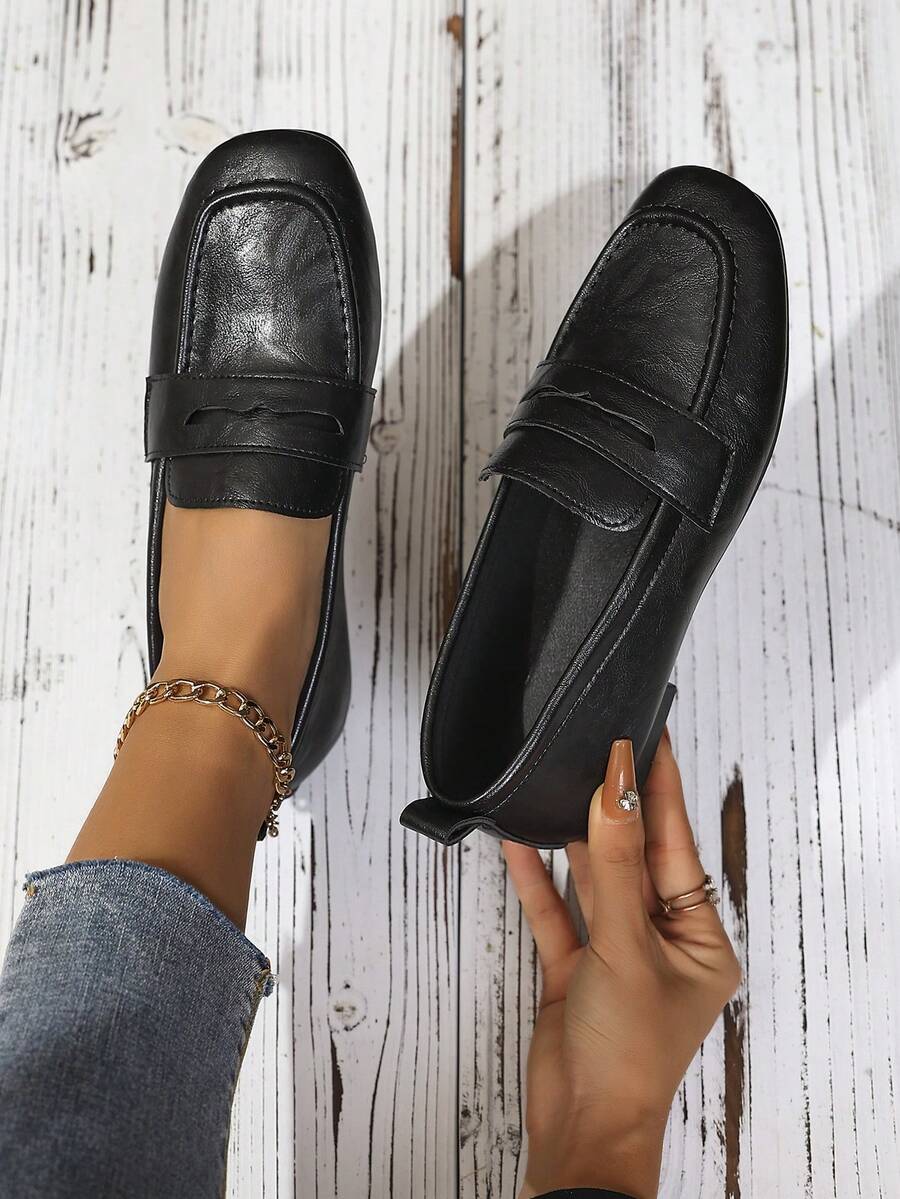 2025 Nuevos mocasines casuales de estilo británico para mujer, de unicolor, con diseño slip-on, minimalistas pero a la moda, planos, cómodos, versátiles y elegantes, adecuados para vestidos y pantalones, con suela y material suaves, ideales para estudiantes y trabajadores de oficina, aptos para todas las estaciones - Negro - Ver 1