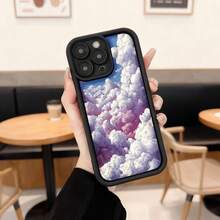 Cubierta de telefono con borde negro y diseño de nubes rosadas y blancas para iPhone 14 Pro Max estilo casual para uso diario en cafeterias y salones Aplicable a los teléfonos de la serie Apple y Galaxy - Negro - Ver 2