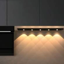 Luz LED Inteligente con Sensor de Movimiento - 50 cm de Longitud en Negro Piano y Blanco Perla - Detector de Presencia para Pasillos, Escaleras y Dormitorios - Regalo de Navidad y Ahorro Energético para el Hogar - Material Metálico 4 cm de Ancho - Blanco - Ver 2