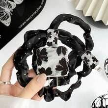 3D银蝴蝶结和黑蝴蝶结珠饰保护壳，兼容苹果数据线，兼容 18-20W充电器，防摔防刮。 - 黑色 - 查看 7