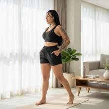 Kit 2 Shorts Feminino Dry Fit com 2 Bolsos Confortável Esportivo Academia Corrida - 2 Pretos - 2 Shorts Pretos - Visão 5