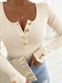 Blusa de manga larga con botones metálicos con forma de corazón y abertura media, camiseta ajustada de textura acanalada, estilo romántico y delicado, perfecta para el uso diario, salidas y citas, versátil para primavera y otoño - Albaricoque - Ver 1