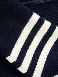 秋冬季时尚简约撞色线条装饰垂褶罗纹袖口和下摆户外休闲百搭立领针织开衫毛衣，适合青少年