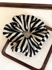 1个复古红色格子发圈，菱形千鸟格双色格纹波西米亚风涤纶弹力发圈，适合女士和女孩休闲佩戴，四季皆宜的情人节发圈，可作礼物或马尾辫发饰