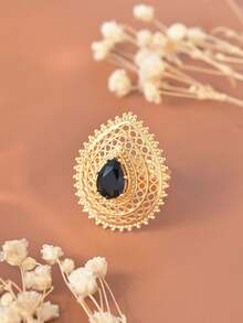 1 Pc Vintage-Inspired, Luxurious Palace-Style Hollow Cubic Zirconia Ring For Women, Featuring A Wide Band With Water Drop/Pear-Shaped Design. This 18K Gold-Plated Adjustable Ring Is The Perfect Accessory For Banquets, Gatherings, And Parties, And Makes An Ideal Gift For Female Friends.