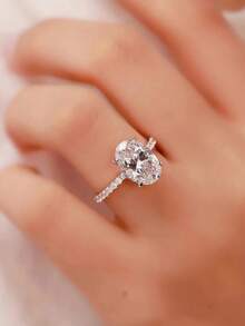 1个新款椭圆形氧化锆四爪鸽蛋环