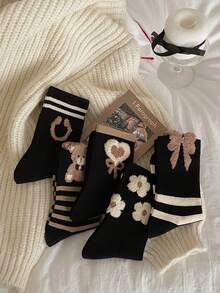 4双装女士可爱小熊、爱心、花朵、蝴蝶结图案中筒袜，时尚舒适，颜色随机，四季皆宜。 - 彩色 - 查看 3