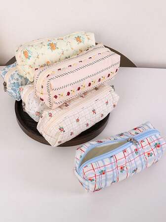 One Zippered Floral Pencil Case - Pastel Floral Storage Box (Pink/Blue/Beige) - Soft Polyester Stationery Box, Suitable For School, Office, And Travel - Compact Desktop Storage Space For Pens, Pencils, And Makeup Brushes - An Elegant Gift For Students And Professionals, Made Of Durable Materials With A Charming Aesthetic Design, Suitable For Office Supplies.