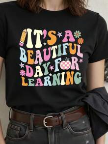 Camiseta casual de manga corta con estampado para mujer, una camiseta básica de cuello redondo, adecuada para usar todos los días en primavera y verano. - Negro - Ver 1