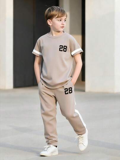 2 piezas Conjunto de ropa casual para niños: Camiseta de manga corta con cuello redondo, estampado numérico a rayas y pantalones cómodos, adecuado para deportes al aire libre, primavera/verano