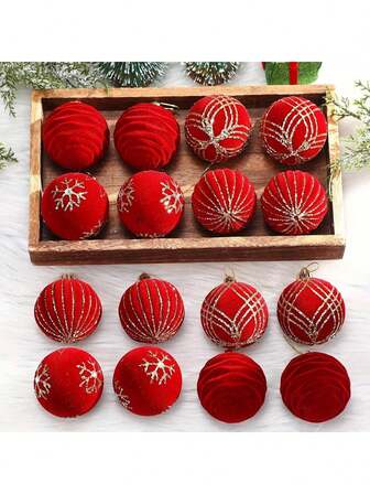 这套包含16个圣诞装饰品的套装，每个直径6厘米，采用防碎塑料制成，是家居装饰、婚礼和节日庆典的理想之选。这些色彩缤纷的装饰品非常适合乡村别墅、住宅、壁炉和派对等场合。