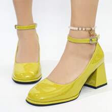 Bright Yellow Patent Leather Mary Jane Shoes With A Chunky Heel And Metal Buckle Design. Perfect For Spring And Summer Dresses. A Stylish And Youthful Pair Of Shoes. - màu xanh lá - Xem 3