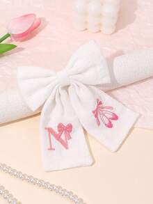 1 Stück Buchstabe A-Z bestickter Haarclip, geeignet für Mädchen, Pastell Stoff Alligator Clip, Buchstaben & Ballettschuh Haarclip, süßer Mädchen Doppel-Pferdeschwanz Haarclip, weiß & rosa bestickter Haarspange, Teenager Haaraccessoire - Weiss - Übersicht 9
