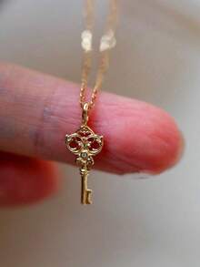 1 pieza Collar con colgante de llave de estilo vintage de plata de ley 925, diseño minimalista elegante, emparejado con cadena de tono dorado, accesorio versátil adecuado para uso diario y fiestas, joyería exquisita de alta gama