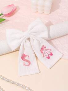 1 Stück Buchstabe A-Z bestickter Haarclip, geeignet für Mädchen, Pastell Stoff Alligator Clip, Buchstaben & Ballettschuh Haarclip, süßer Mädchen Doppel-Pferdeschwanz Haarclip, weiß & rosa bestickter Haarspange, Teenager Haaraccessoire - Weiss - Übersicht 31