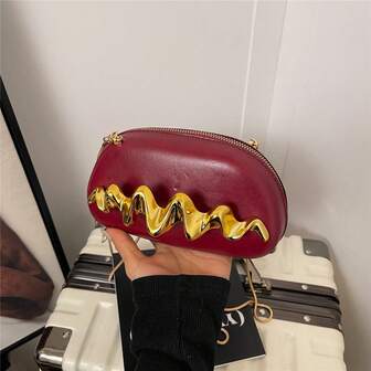 复古金属装饰手拿包，新款酒红色新娘婚礼派对手提包，女士链条单肩斜挎包，适合青少年女孩、大学生、职场新人及白领人士，完美适用于办公室、大学、工作、商务、通勤、户外活动、旅行、郊游、派对、婚礼、舞会、晚宴等场合。