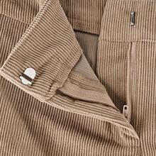 Pantalones cortos de pana de talle bajo para mujer - Diseño acanalado de moda de invierno en color marrón - Beis - Ver 3