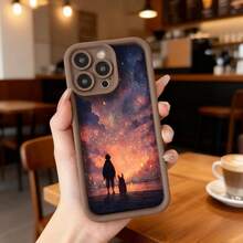 Cubierta de telefono con borde negro para iPhone con estampado de cielo estrellado y silueta de pareja en playa al atardecer ideal para uso diario y viajes Aplicable a los teléfonos de la serie Apple y Galaxy - Café integral - Ver 2