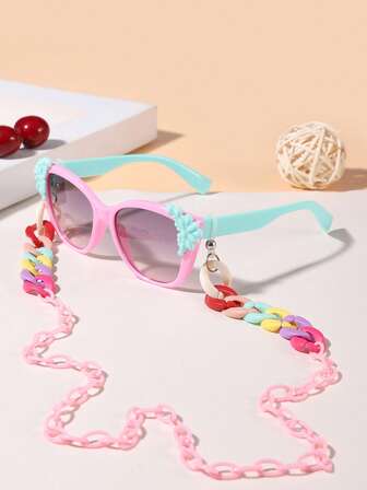 一套包含1副适合4-8岁男孩女孩的可爱蕾丝撞色长方形时尚眼镜和1条波西米亚风环形扣眼镜链，适合假日郊游和节日礼物。