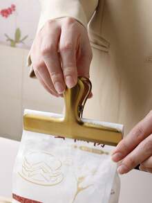 1pc Stainless Steel Food Sealing Clip, Minimalist Golden Food Bag Sealing Clip For Kitchen - Gold - View 3