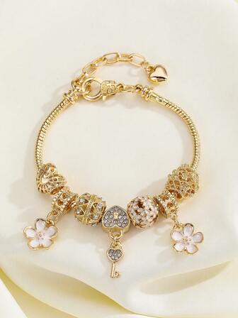 1pc Minimalist Fashion Rhinestone Hollow Heart, Clover, Pink Flower, Bee Pendant Bracelet, Fashionable Daily Wear For Teenagers