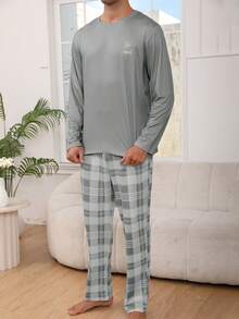 Conjunto de ropa de dormir casual para hombres, camiseta de cuello redondo de manga larga con estampado a cuadros y pantalones, ropa de estar en casa cómoda para primavera y otoño - Gris Claro - Ver 3