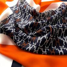 1pc 27.56 Color Contrast Printed Square Scarf, Thin Satin Women's Neck Scarf, Mature Style Headscarf - 彩色 - 查看 5
