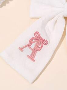 1 Stück Buchstabe A-Z bestickter Haarclip, geeignet für Mädchen, Pastell Stoff Alligator Clip, Buchstaben & Ballettschuh Haarclip, süßer Mädchen Doppel-Pferdeschwanz Haarclip, weiß & rosa bestickter Haarspange, Teenager Haaraccessoire - Weiss - Übersicht 5