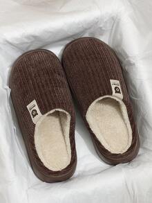 نعال داخلية/خارجية للرجال بتصميم رأس الدب الناعم والفرو، نعال شرائط مسطحة ذات لون واحد من رغوة الذاكرة