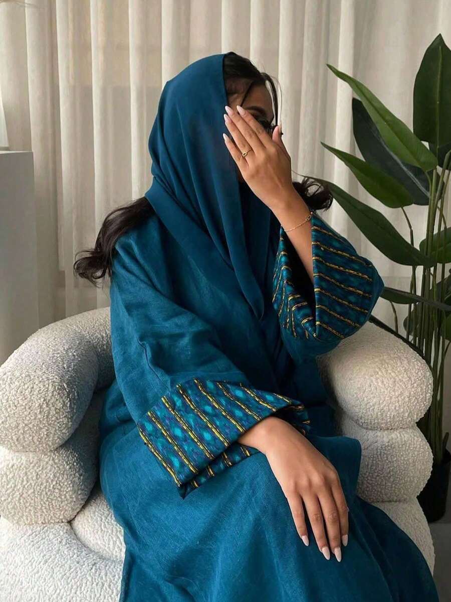 Bata de cárdigan con puños de mujer con elegante patrón geométrico de rayas de contraste, abaya árabe simple y casual perfecta para uso diario, ir al trabajo, la escuela, la oración y las citas (pañuelo para la cabeza no incluido) Primavera - azul real - Ver 1