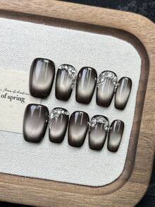10片手工方形亚克力美甲贴片，中号，柔和黑色美甲，闪亮猫眼美甲，镶嵌宝石Mariquesa宝石钻石，前卫优雅简约秋季美甲，秋季贴片美甲，冬季假指甲，节日美甲，派对日常及约会适用，适合海滩热带度假，DIY假指甲艺术，适合女性和女孩作为礼物美甲用品 - 黑色 - 查看 6