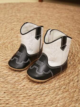 yibubu 黑白婴儿鞋西部靴婴儿靴复古刺绣图案平底鞋高帮防滑学步鞋户外运动鞋适合婴幼儿春秋季