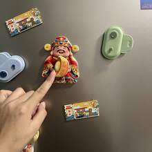 1pc Rotating Lucky Cat Fridge Magnet, New Year Decoration, Rotating Fortune God Decorative Sticker, Auspicious Fortune God Fridge Magnet, Office Desk Decor, Resin Craft Gift Accessory, Holiday Small Gift