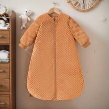 1件新生儿杏色柔软绒面宽松可爱睡袋襁褓，适合宝宝更好地休息