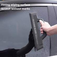 1个带手柄的硅胶刮水器，符合人体工程学设计，不会刮伤车漆，汽车清洁工具，汽车玻璃刮刀，柔软不刮伤，有效去除水渍，专业的洗车和保养清洁工具 - 水刮 - 查看 8