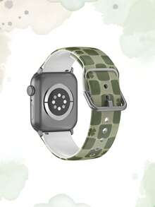 一条印有四叶草图案的硅胶智能手表表带。这款通用型 20-22 毫米表带具有广泛的兼容性：兼容华为 Watch GT3/GT4、三星 Galaxy Watch6 以及 Series 1 至 Series 9、SE 和 Ultra（表壳尺寸 38-49 毫米）。