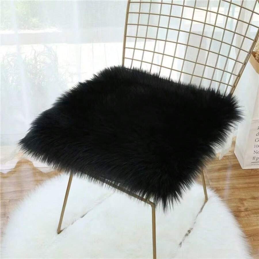 1pc Nordic Style Black Plush Chair Cushion, Soft & Skin-Friendly Black Plush Seat Cushion, Suitable For Christmas, Thanksgiving And New Year Decoration, Soft & Skin-Friendly, Home Decor Floor Mat For Living Room, Bedroom, Bathroom Or Kitchen, Bedroom Rug, Decorative Carpet, Small Rug, Carpet, Home Decor, Living Room Rug